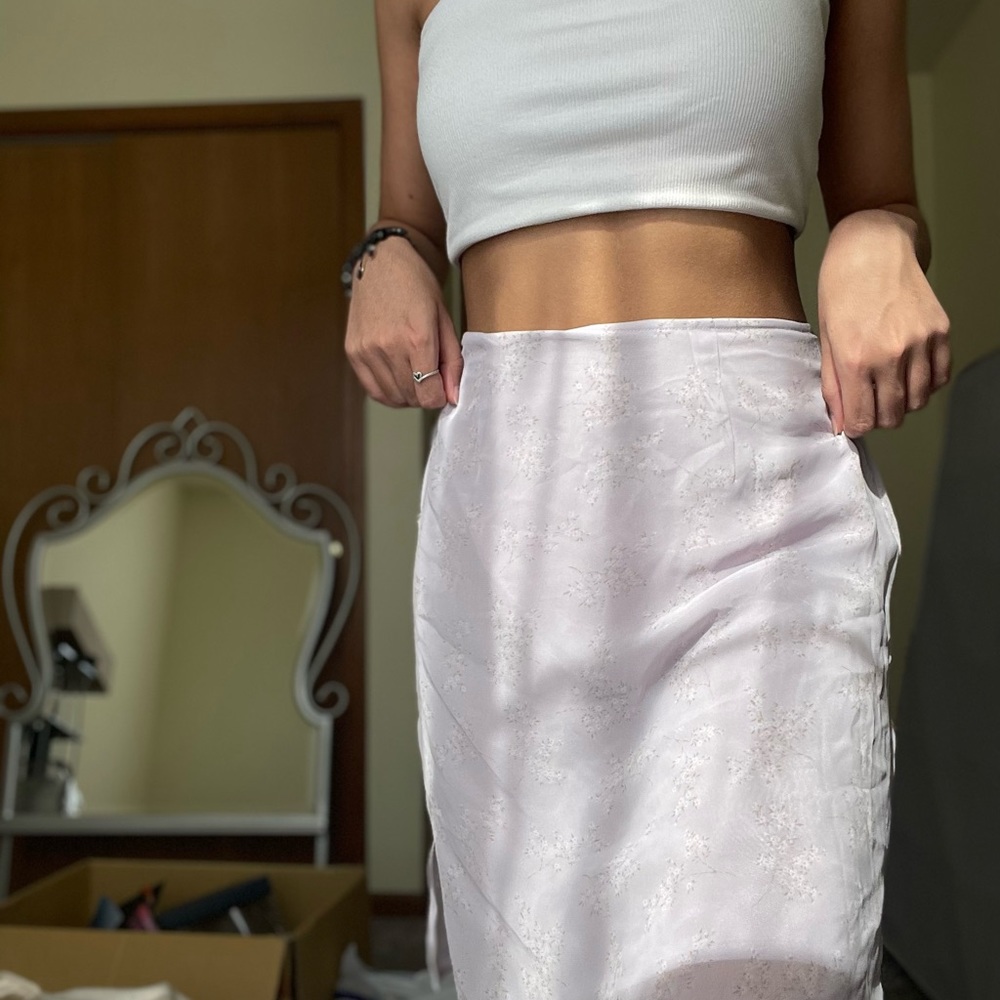 Midi light purple skirt